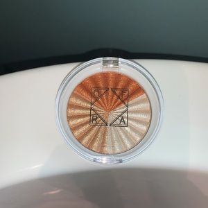 New sealed OFRA highlighter :)